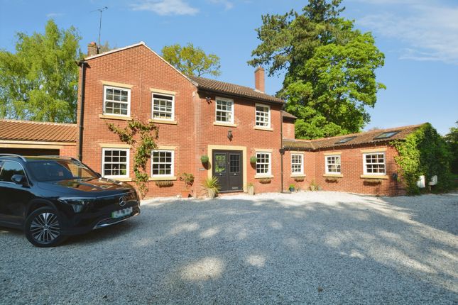 4 bed property, in Main Street, £740,000