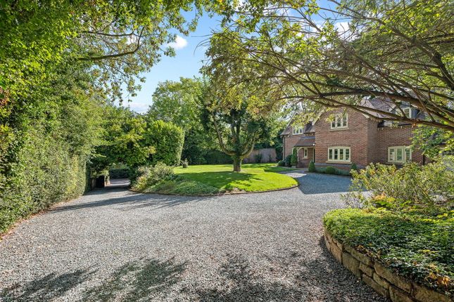 4 bed property, in Speckled Wood, £785,000