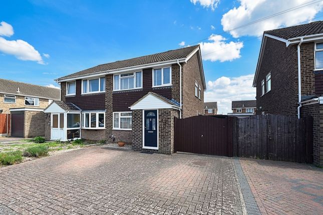 3 bed property, in Kym Road, £375,000