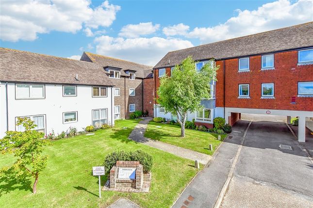 2 bed property, in Dial Close, £160,000
