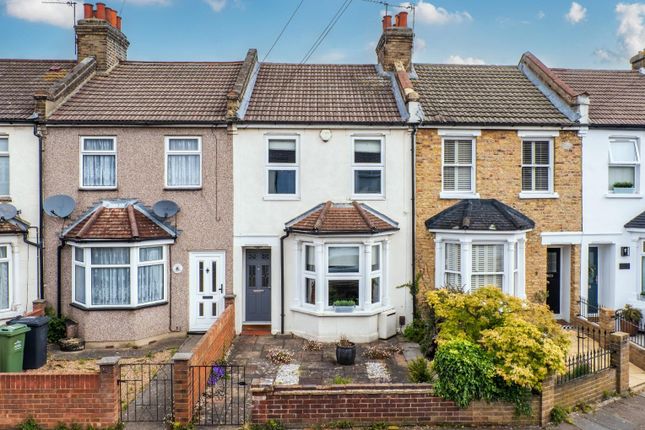 3 bed property, in Bath Road, £425,000