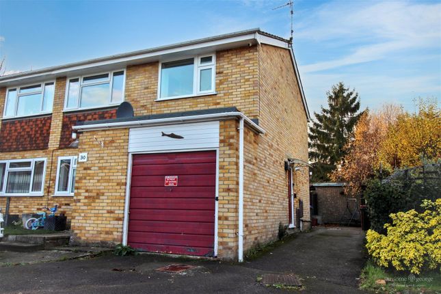 1 bed property, in Newbery Close, £180,000