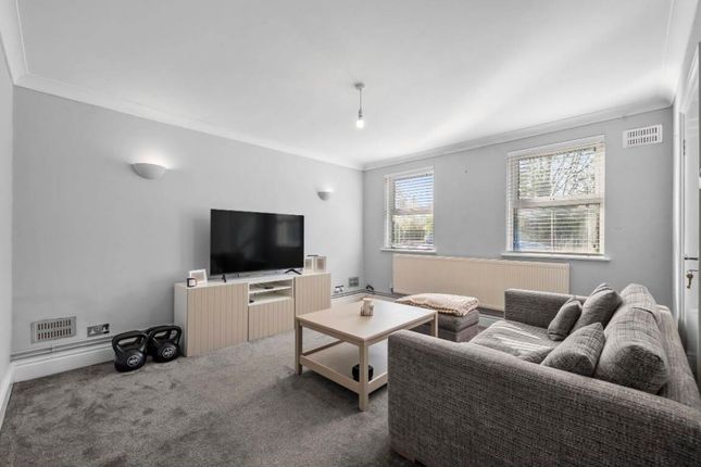1 bed property, in Station Road, £260,000