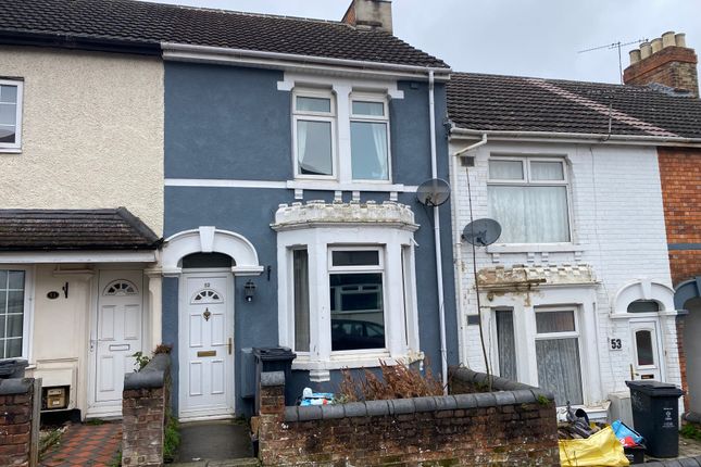 2 bed property, in Town Centre, £240,000