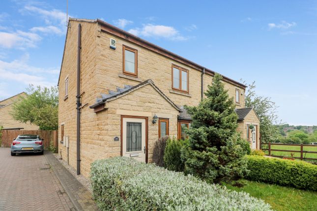 3 bed property, in The Coppice, £185,000