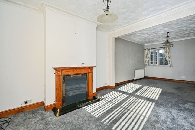 2 bed property, in Station Road South, £189,950