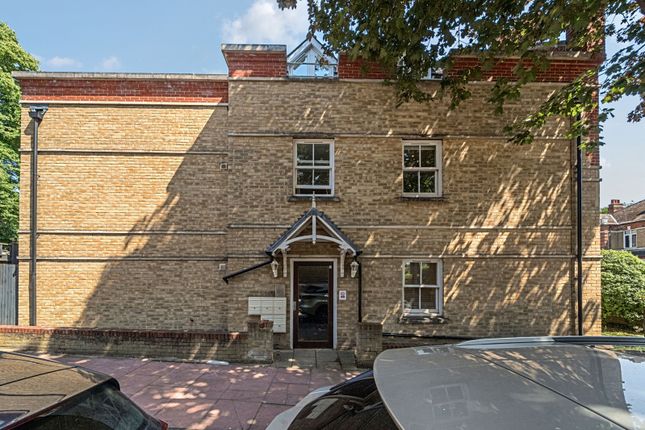 2 bed property, in Bevington Road, £365,000