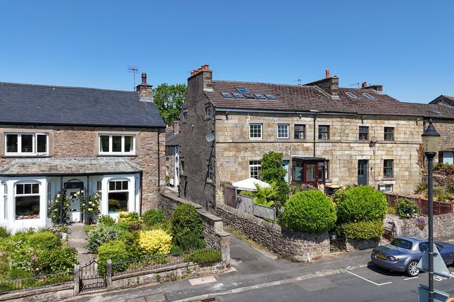 3 bed property, in Bank Cottage, £350,000
