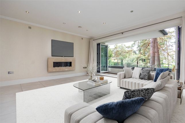 3 bed property, in Canford Cliffs Road, £635,000