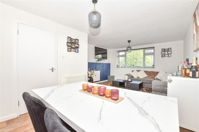 3 bed property, in Castle Road, £225,000