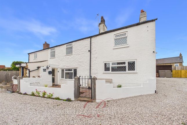 3 bed property, in Village Road, £275,000