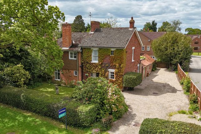 4 bed property, in Towthorpe Road, £725,000