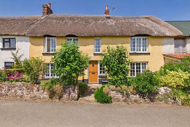 4 bed property, in Woodland Head, £450,000
