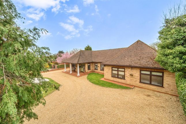 5 bed property, in Cleat Hill, £950,000