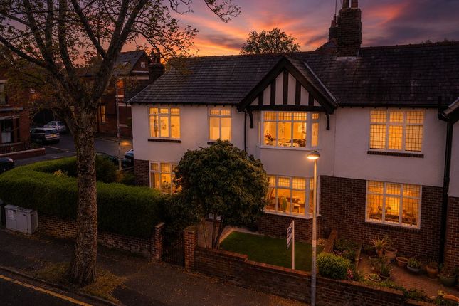 3 bed property, in Trafalgar Road, £330,000