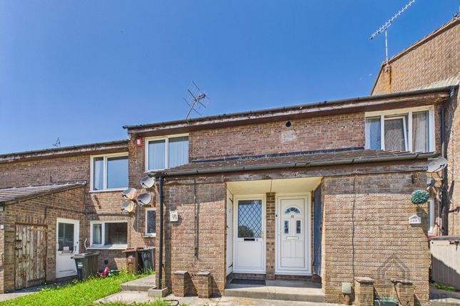 1 bed property, in Kernow Close, £95,000