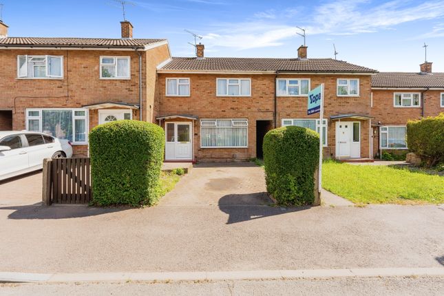 2 bed property, in Churchfield Road, £265,000