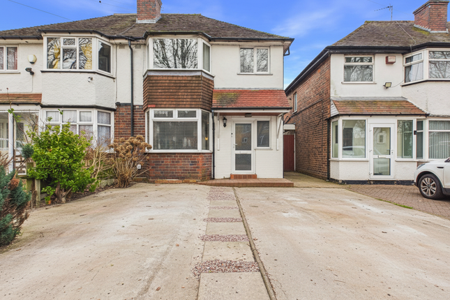 3 bed property, in Holly Lane, £310,000