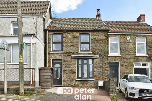 3 bed property, in High Street, £165,000