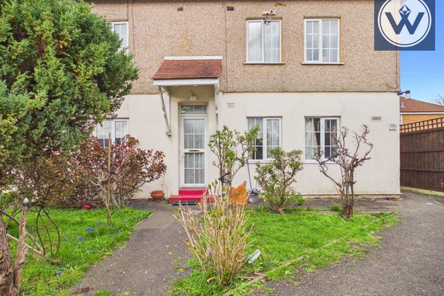 2 bed property, in Willow Tree Lane, £290,000