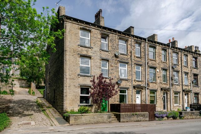 4 bed property, in 104 Oldham Road, £289,950