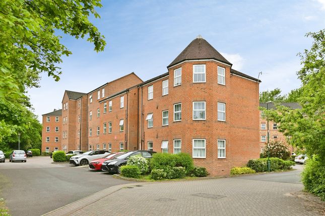 2 bed property, in Potters Hollow, £90,000