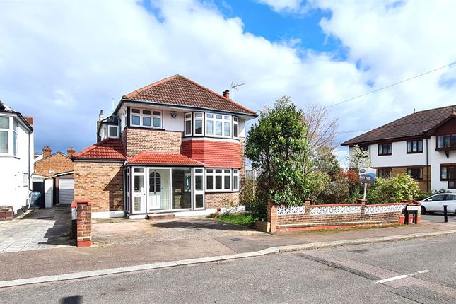 3 bed property, in Farmleigh, £799,000