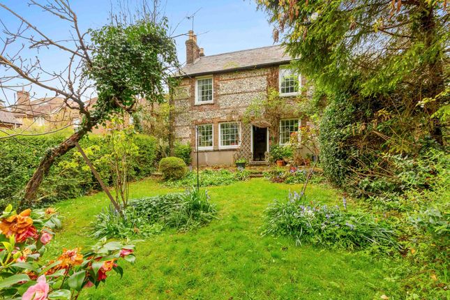 4 bed property, in Barnes Lane, £600,000