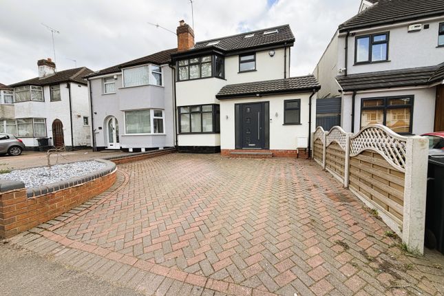 5 bed property, in Brooklands Road, £465,000