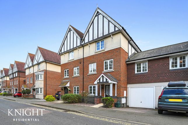 4 bed property, in Apprentice Drive, £425,000