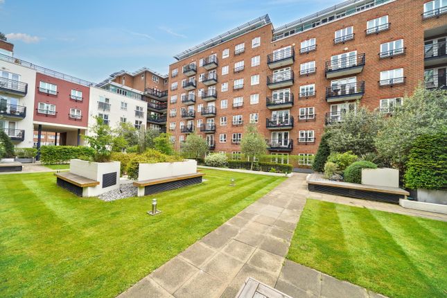 1 bed property, in Royal Quarter, £280,000