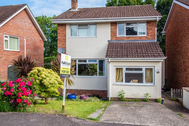 4 bed property, in Chineway Gardens, £385,000