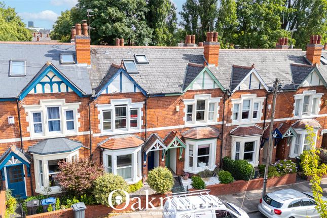 3 bed property, in First Avenue, £390,000