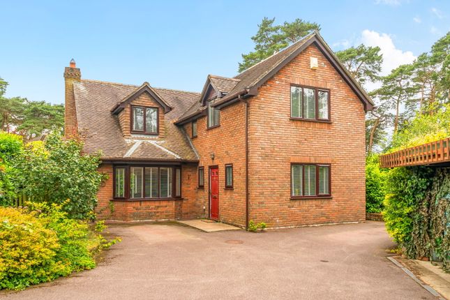 4 bed property, in Gated, £650,000