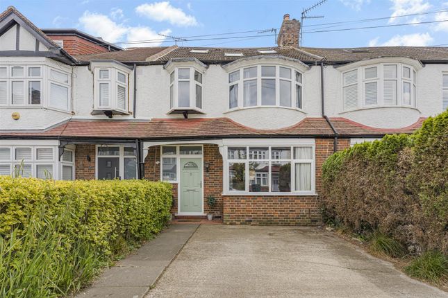 4 bed property, in Meadway, £850,000