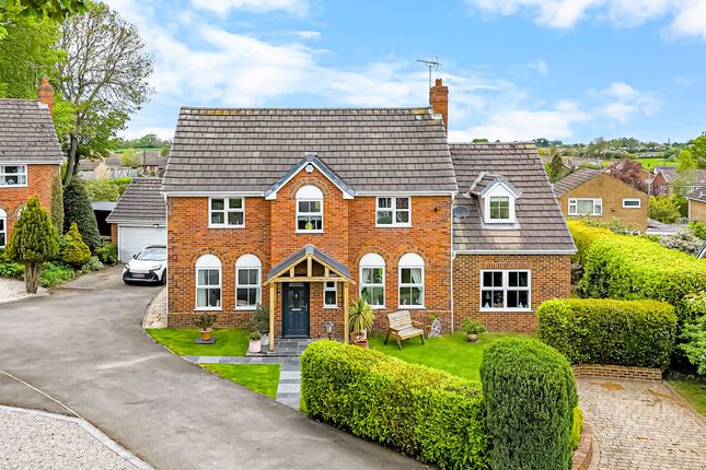5 bed property, in Priest Hill Gardens, £725,000