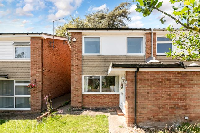 3 bed property, in Nicola Close, £435,000