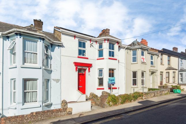5 bed property, in Northfield Road, £255,000