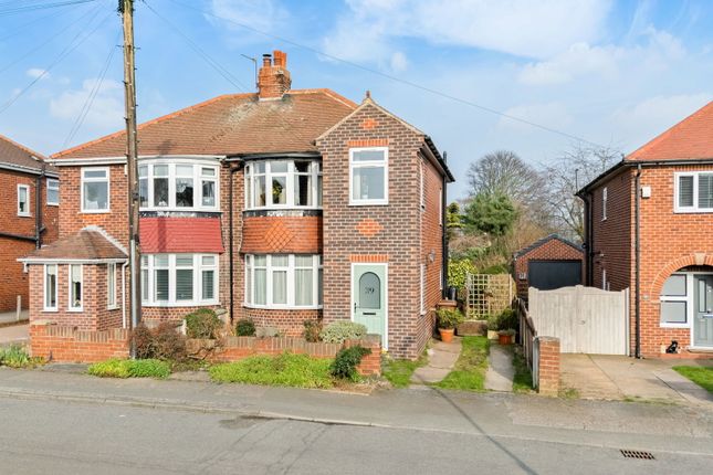 3 bed property, in Mill Hill Avenue, £235,000