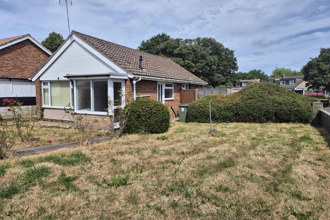 2 bed property, in Meadow Drive, £275,000