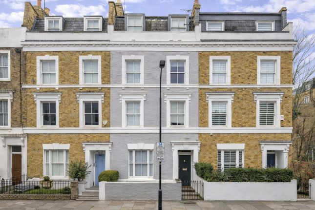 5 bed property, in Holmead Road, £2,640,000