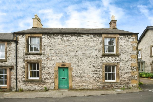 3 bed property, in Main Street, £260,000