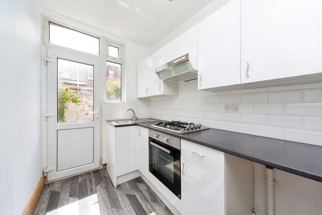 3 bed property, in Ruskin Avenue, £130,000