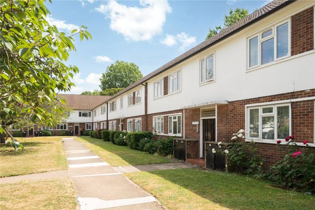 2 bed property, in Radcliffe Square, £460,000