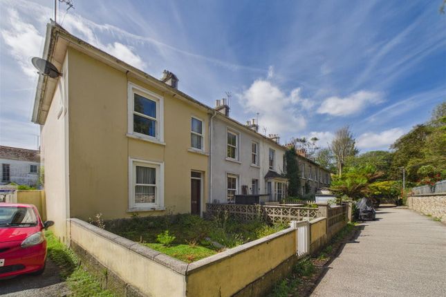 2 bed property, in Coulsons Place, £250,000