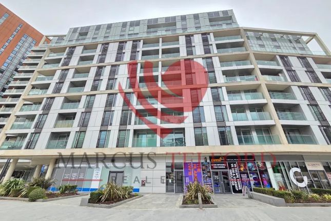 1 bed property, in Buckhold Road, £270,000
