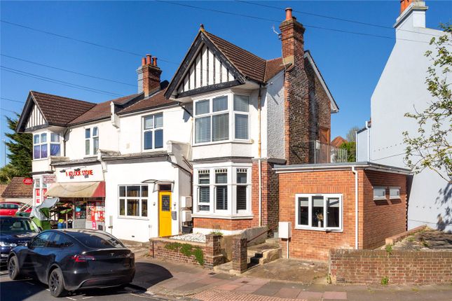 2 bed property, in Matlock Road, £315,000