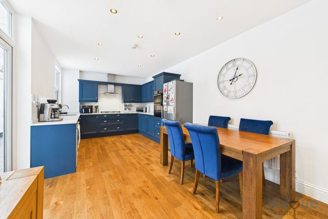 6 bed property, in Adelaide Street, £365,000