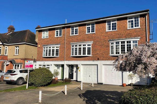 4 bed property, in Waverley Road, £700,000