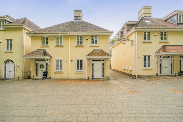 2 bed property, in Chilbolton Avenue, £545,000